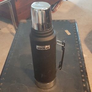 stanley black thermos